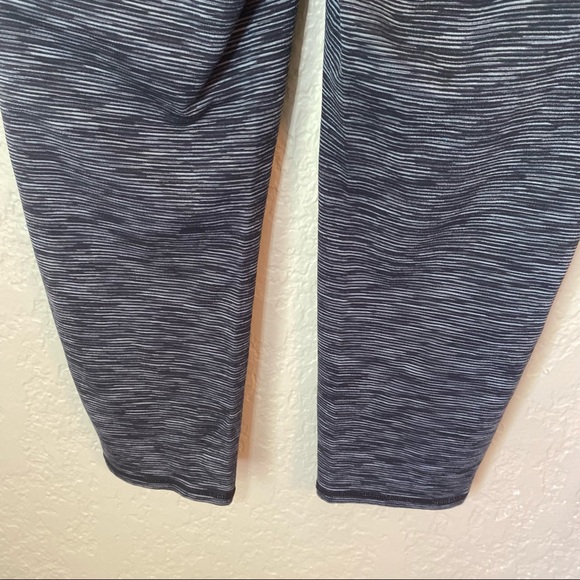 Athleta Energy Chaturanga Capri Gray Leggings S - Picture 9 of 11